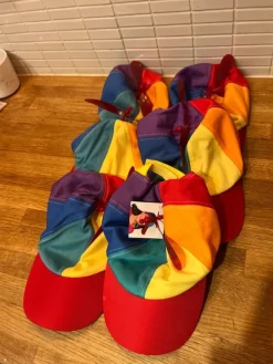 Outlet 6 kpl ropelilippiksiä