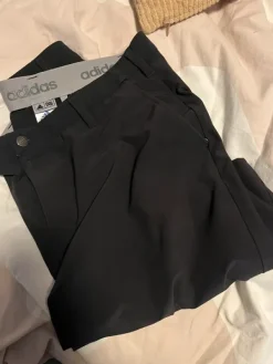 Hot adidas Adidaksen tekniset shortsit