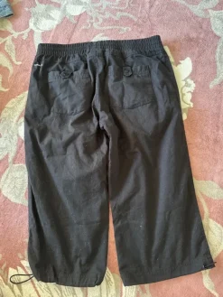 Best adidas caprihousut, M