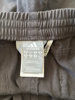 Best adidas caprihousut, M