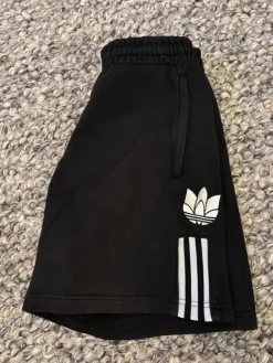 adidas college shortsit, M