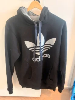 Hot adidas huppari