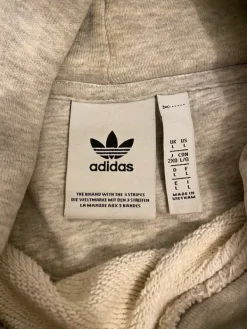 New Adidas huppari