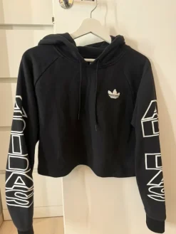 New adidas huppari