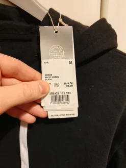 Sale Adidas huppari (UUSI)