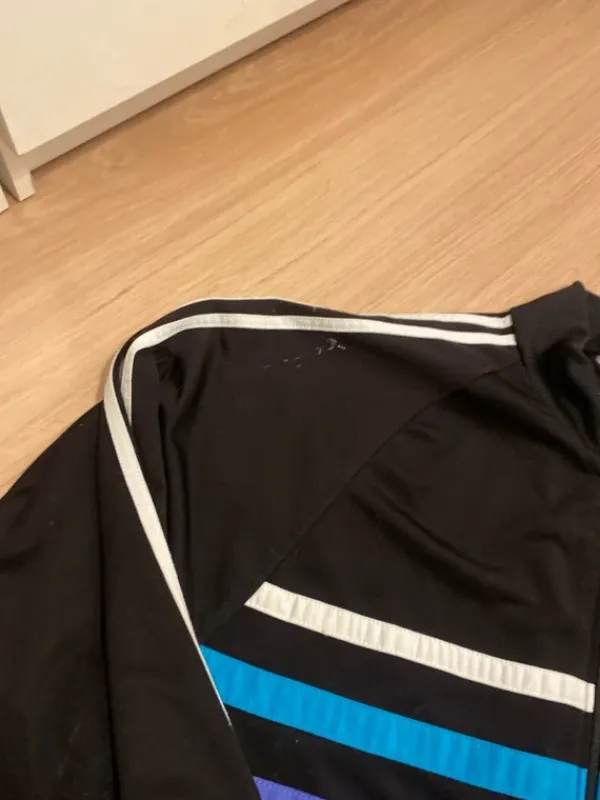 Online Adidas huppari vintage- M koko
