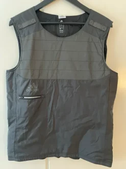 New adidas Performance Adidas tuulenpitävä hengittävä juoksuliivi