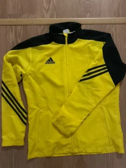 Outlet adidas tuuli / urheilutakki