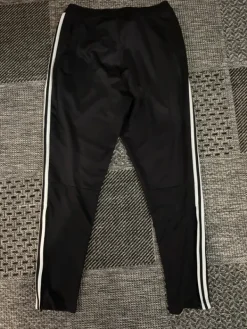 Online adidas verkkarit