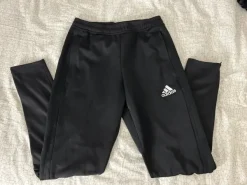 Discount adidas verkkarit