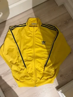 New Adidas verkkatakki