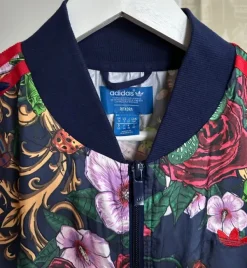 New Adidas x Rita Ora takki