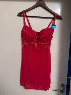 Outlet Alusvaatemekko