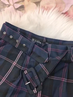 Outlet Amisu korkeavyötäröiset shortsit vyöllä 38