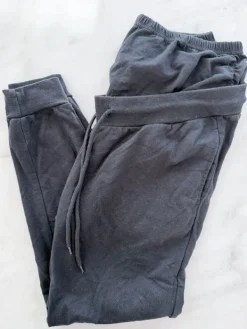 Anna Field Mama äitiyscollegehousut