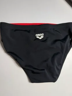 New Arena mens swim brief size S / 32