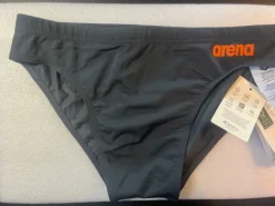 Online Arena uimahousut