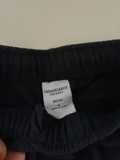 Sale Aritzia collegehousut