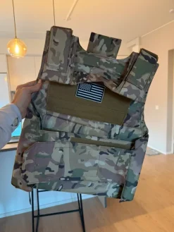 New juhlamaailma Armeijaliivi esim halloweenasuun