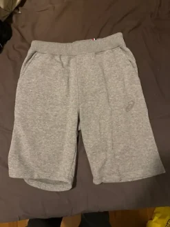 New Asics collegeshortsit