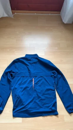 Discount Asics juoksutakki