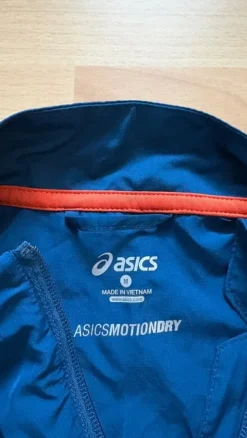 Discount Asics juoksutakki