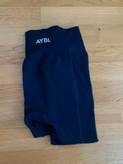 Outlet AYBL Urheilutrikoot