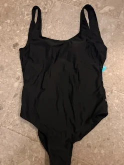 Best Actuelle Baddräkt stl M