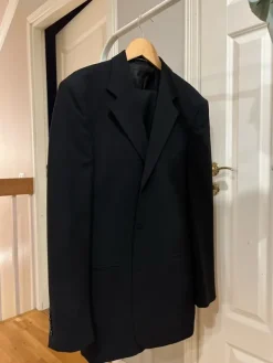 Sale Batistini musta puvuntakki