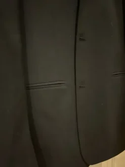 Sale Batistini musta puvuntakki