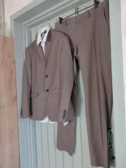 Sale Beige pukusetti