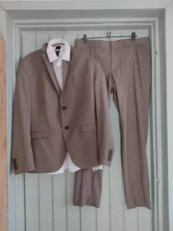 Sale Beige pukusetti