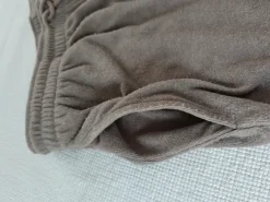 H&M Beige shorts med fickor storlek M