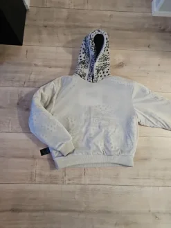 New Beige-musta Kani fleecehuppari (M)