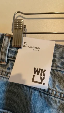 Best WKLY. Bermuda shortsit koko XL