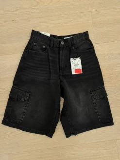 Hot Bershka cargo shortsit