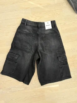 Hot Bershka cargo shortsit