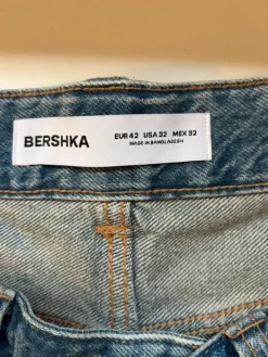 Discount Bershka farkut koko EUR 42