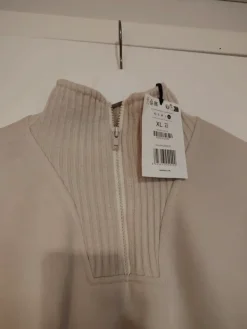 Outlet Bershka Kollegetakki