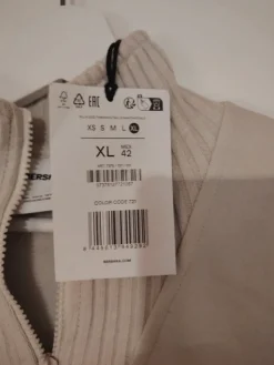 Outlet Bershka Kollegetakki