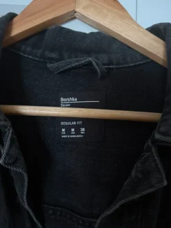 Clearance Bershka musta farkkutakki M