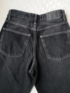 Bershka suorat farkut W28