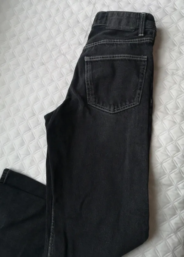 Bershka suorat farkut W28