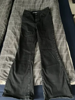 New Bikbok leveä lahkeiset mustat farkut l koko