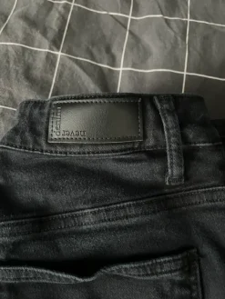 New Bikbok leveä lahkeiset mustat farkut l koko