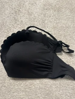 New H&M Bikini yläosa