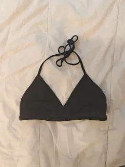 Weekday Bikinin yläosa