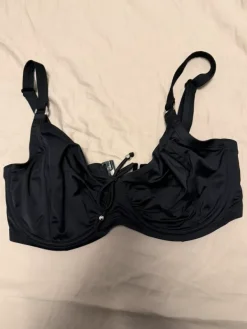 Outlet Bikinin yläosa