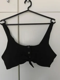 Online New Yorker Bikinin yläosa