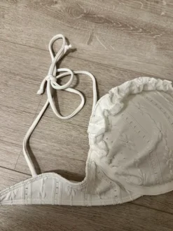 Hot Nelly Bikiniyläosa